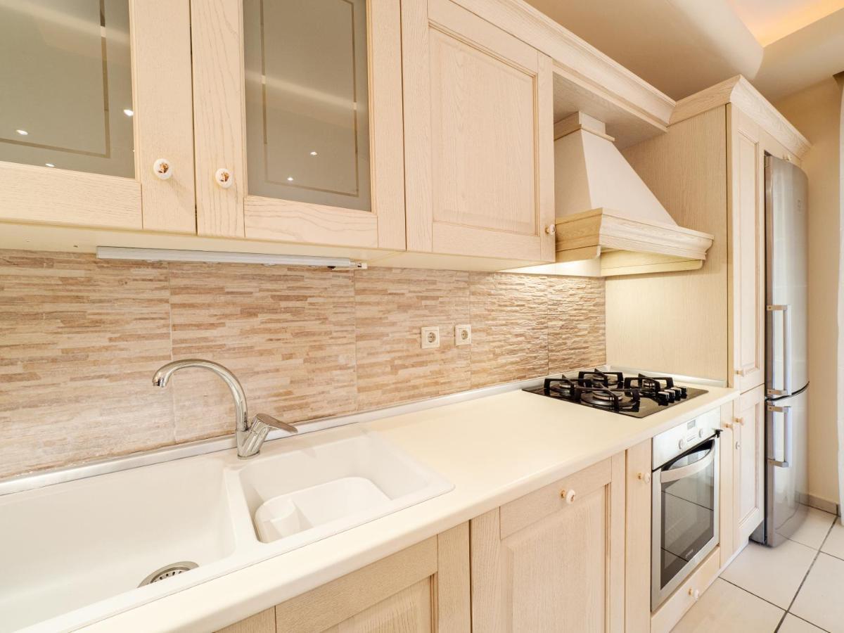Aura Elegant Apartment Near Garitsa Bay Analipsis  Exterior photo