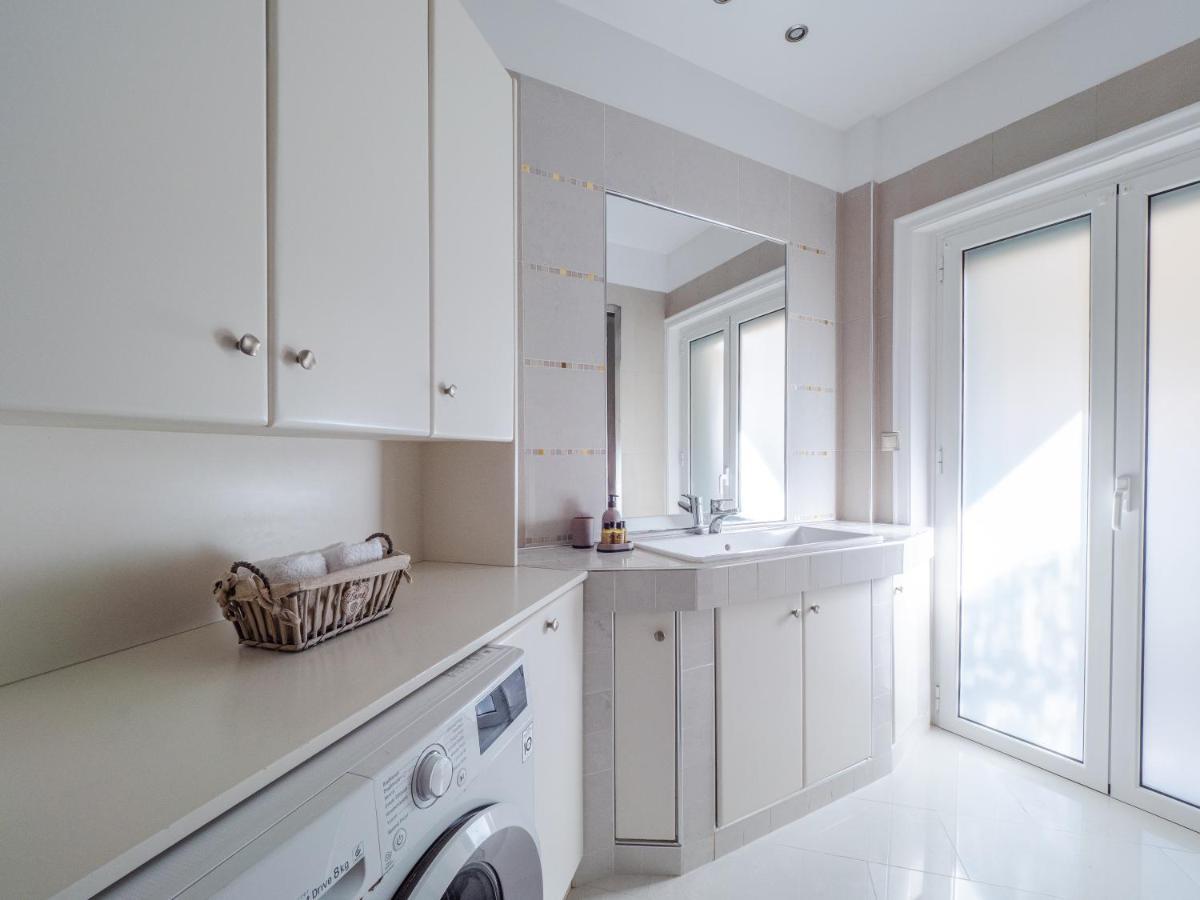 Aura Elegant Apartment Near Garitsa Bay Analipsis  Exterior photo
