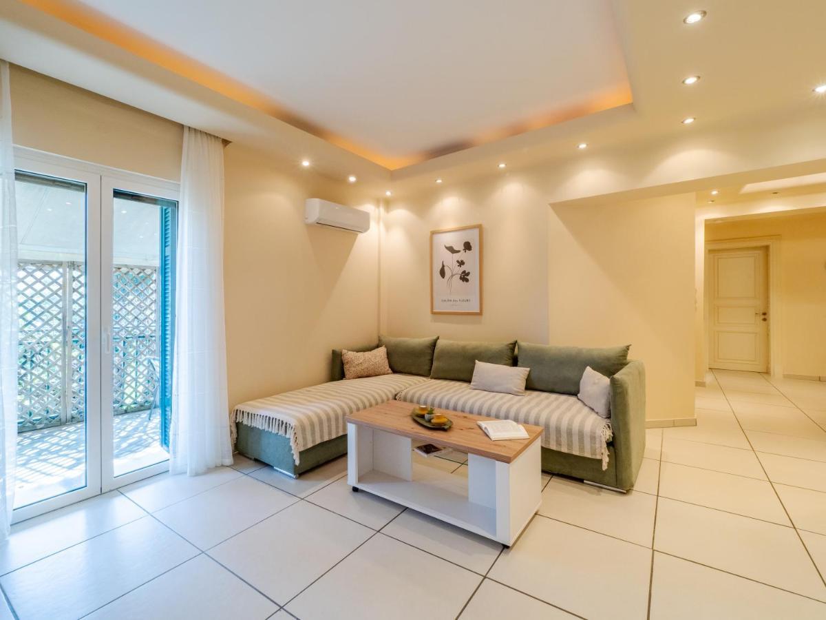 Aura Elegant Apartment Near Garitsa Bay Analipsis  Exterior photo